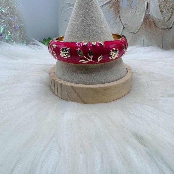 The Red and Gold Thick Enamel Floral Design Bangle Bracelet - Picture 5 of 7